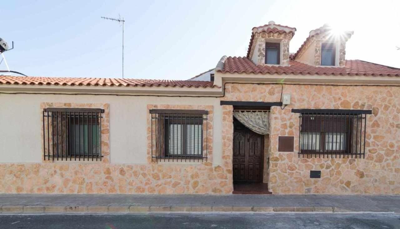 Casa Rural La Del Alba Seria Argamasilla de Alba エクステリア 写真