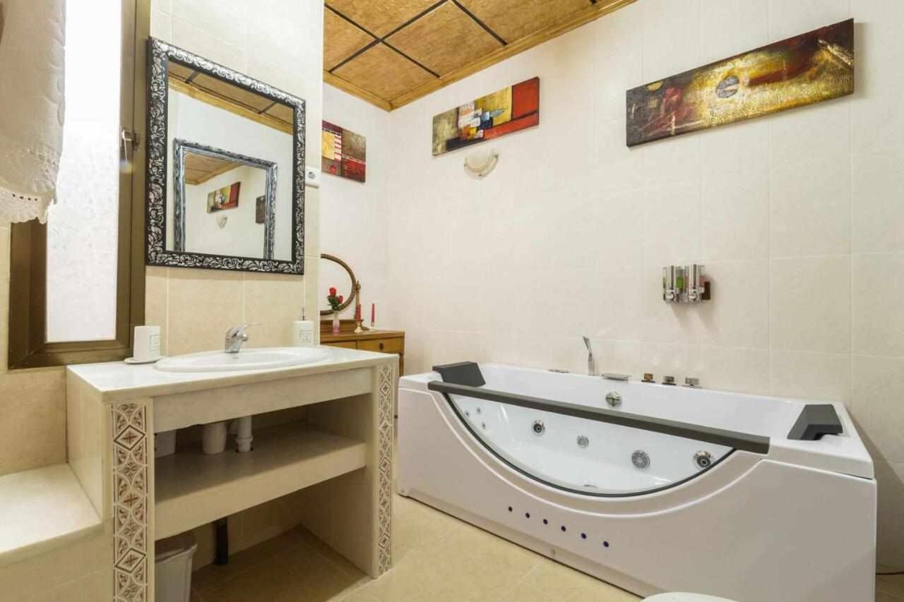Casa Rural La Del Alba Seria Argamasilla de Alba エクステリア 写真