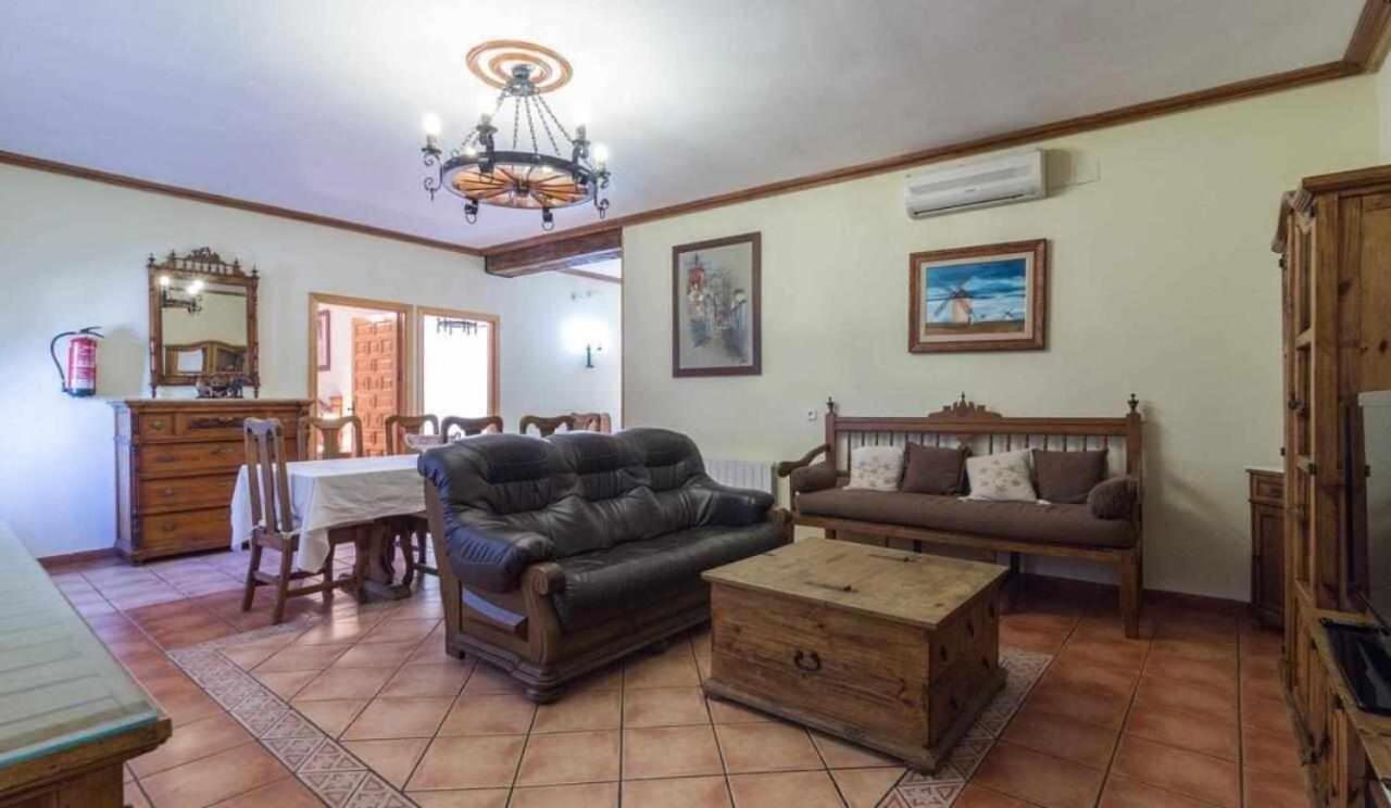 Casa Rural La Del Alba Seria Argamasilla de Alba エクステリア 写真